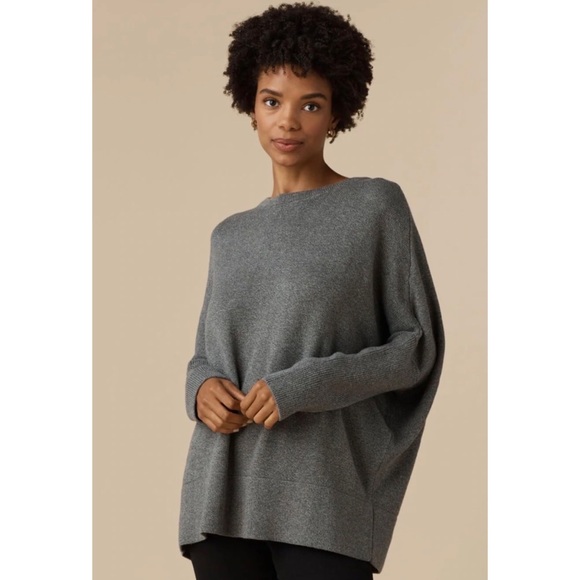 SOLD - Vetta Capsule V-Neck Oversized Sweater (size L) - Picture 4 of 9